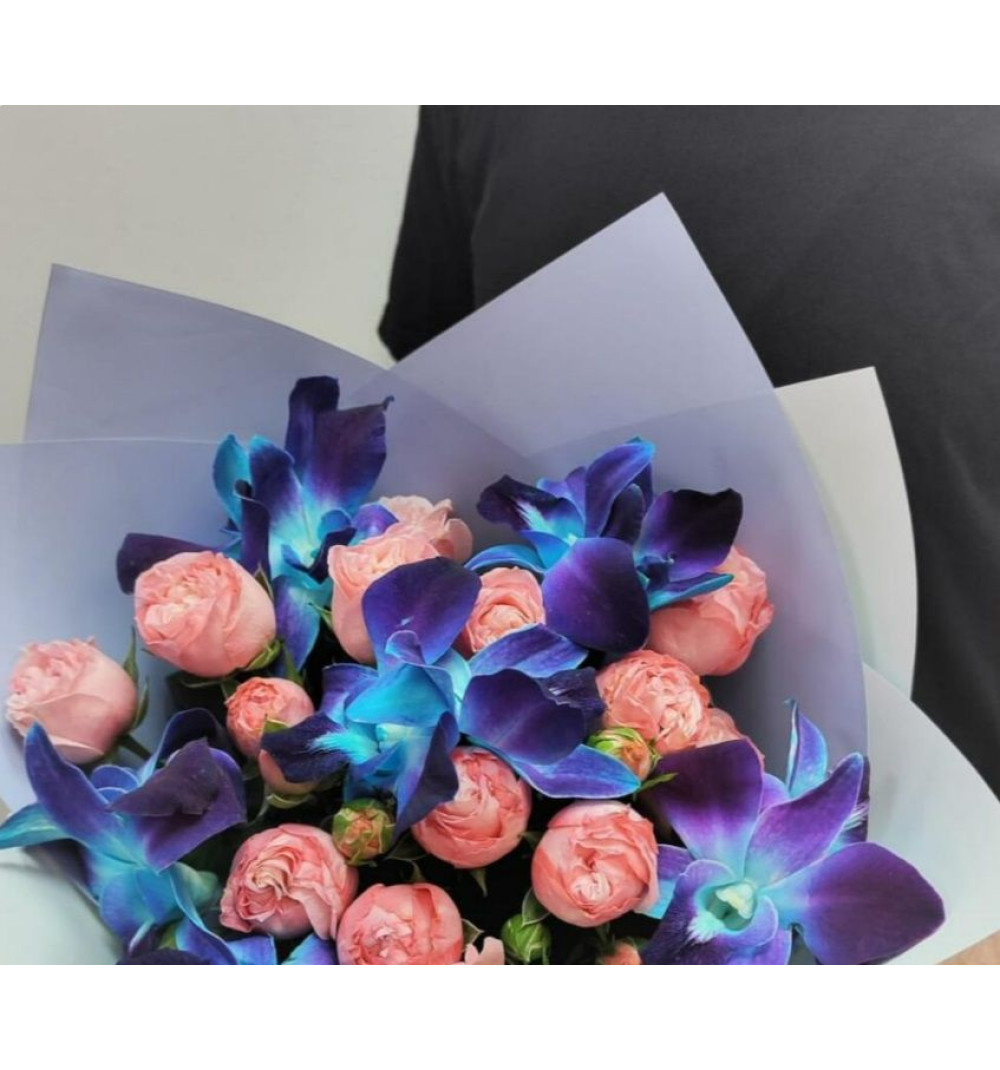 Экзотическая орхидея с пионовидной розой